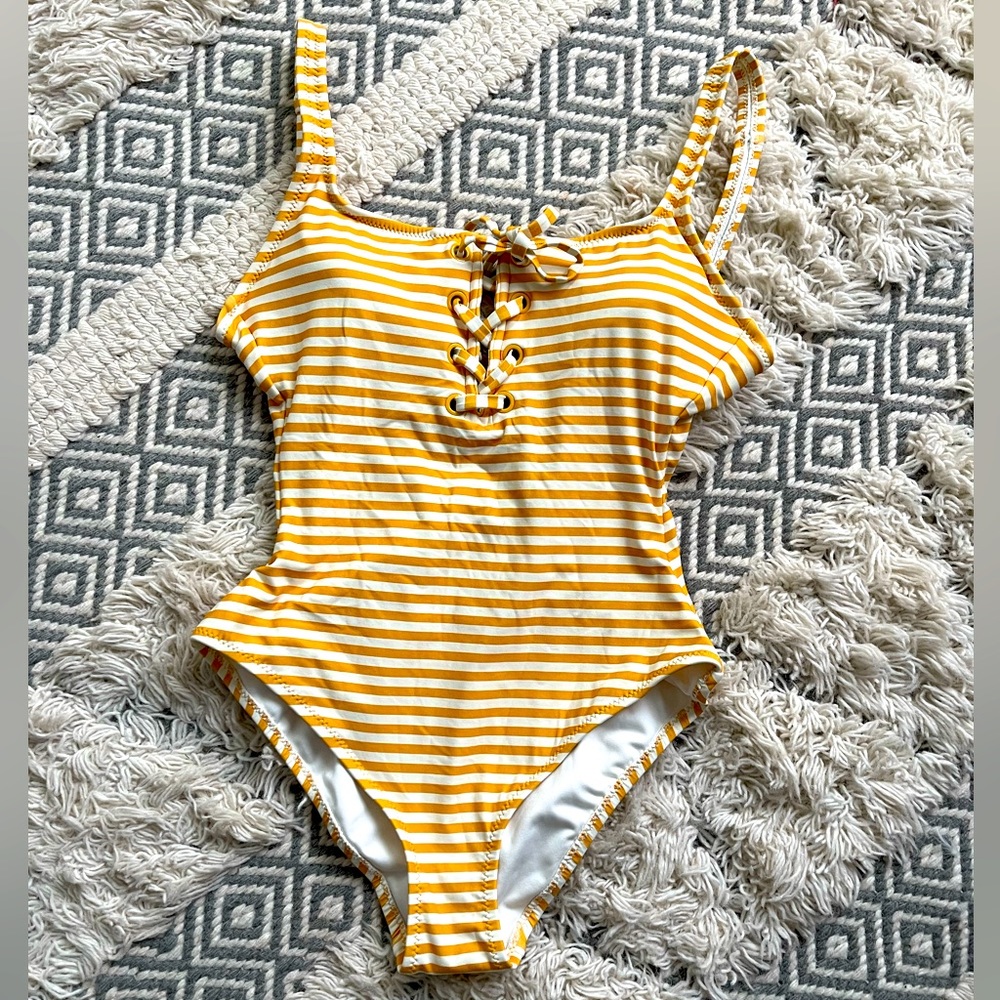 Women’s GAP Swimsuit